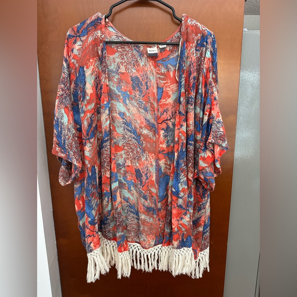 Roxy Kimono with fringe trim XS can fit L